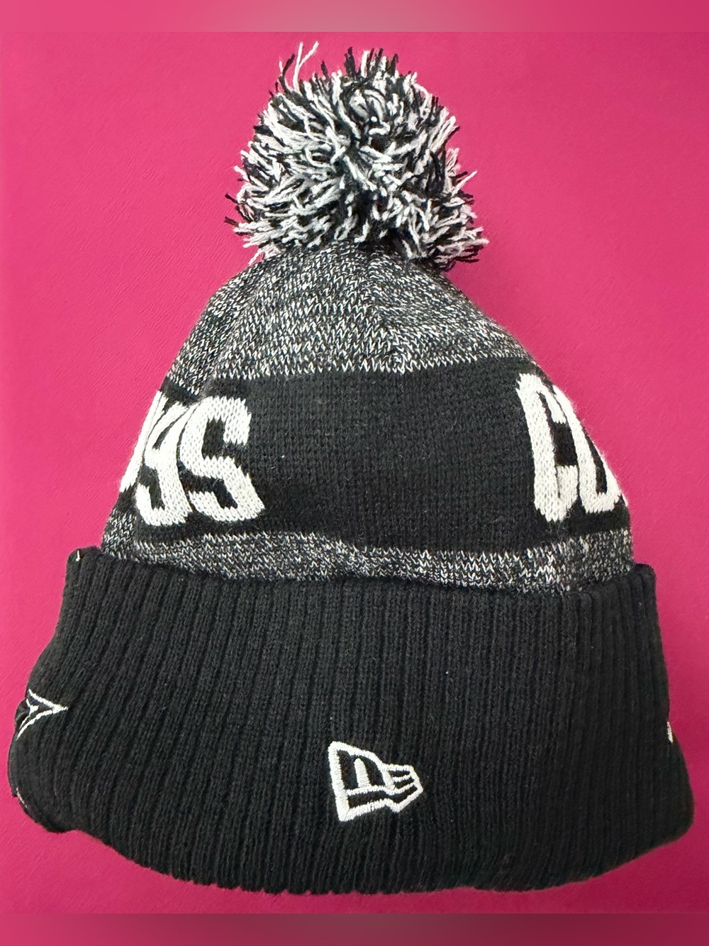 Dallas Cowboys OSFM Black & Gray Pom NFL Beanie Knit/Lining 10% Wool Mix NWT - Picture 4 of 9